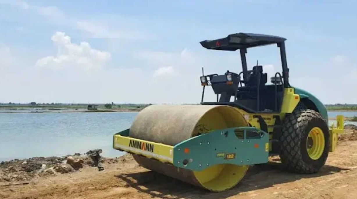 alat berat atau heavy equipment wales stump untuk proyek konstruksi